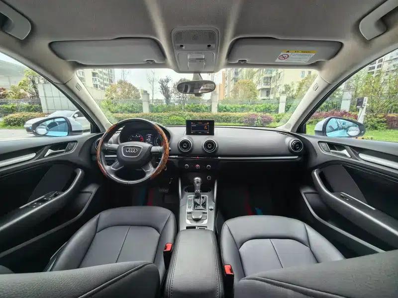 Audi A3 2014 Sportback 35 TFSI Automatic Entry-Level Model — миниатюра 16