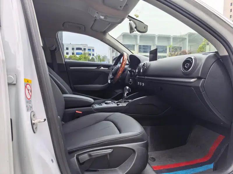 Audi A3 2014 Sportback 35 TFSI Automatic Entry-Level Model — миниатюра 18