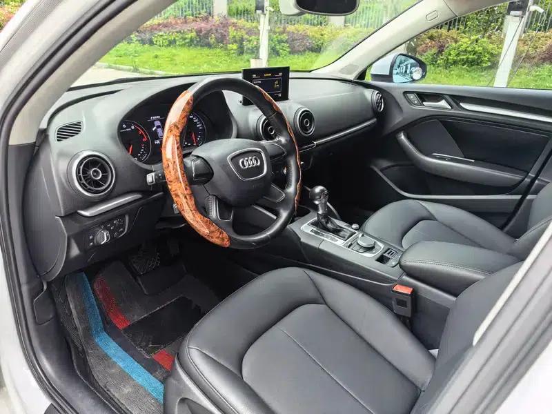 Audi A3 2014 Sportback 35 TFSI Automatic Entry-Level Model — миниатюра 19