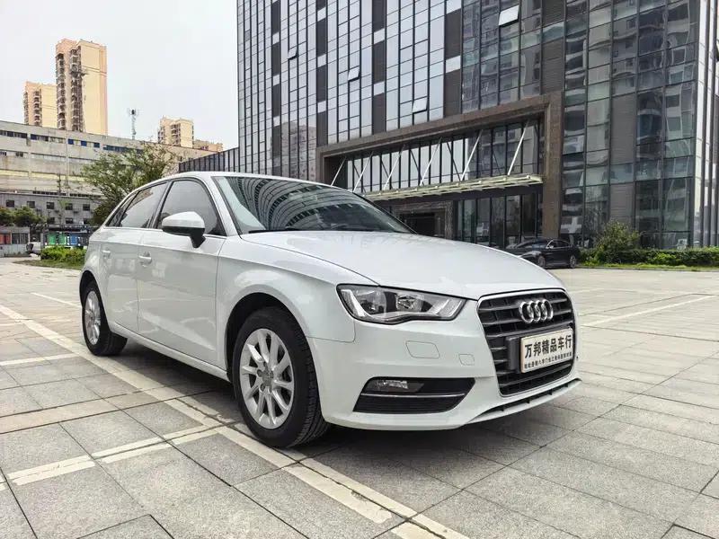 Audi A3 2014 Sportback 35 TFSI Automatic Entry-Level Model — миниатюра 3
