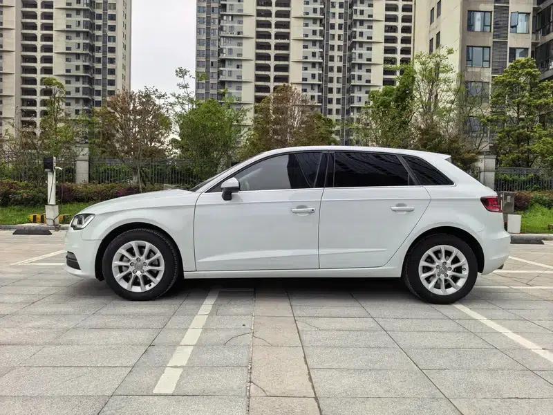 Audi A3 2014 Sportback 35 TFSI Automatic Entry-Level Model — миниатюра 4
