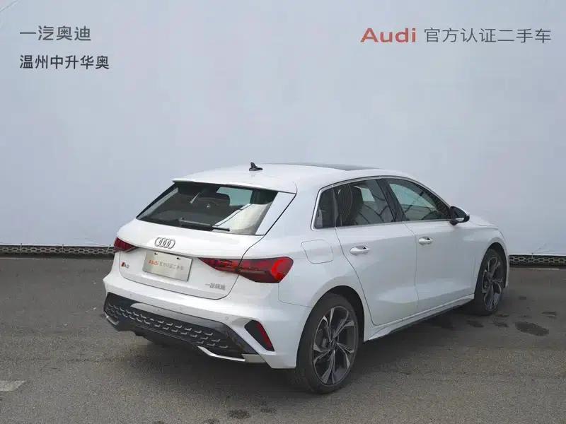 Audi A3 2025 Sportback 35 TFSI Flying Spur Luxury Edition — миниатюра 4