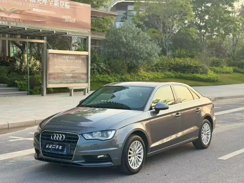Audi A3 2014 Limousine 35 TFSI Automatic Fashion Edition — миниатюра 1