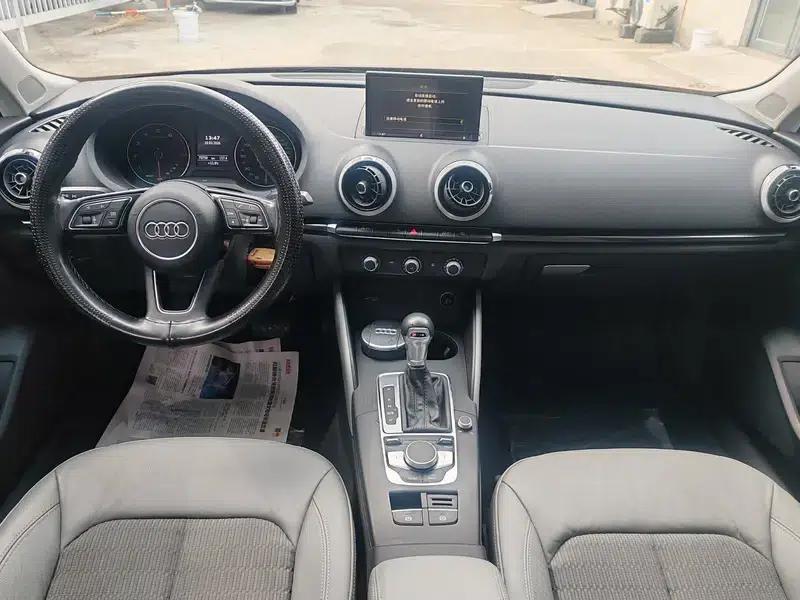 Audi A3 2018 30th Anniversary Edition Sportback 35 TFSI Fashion Model — миниатюра 8