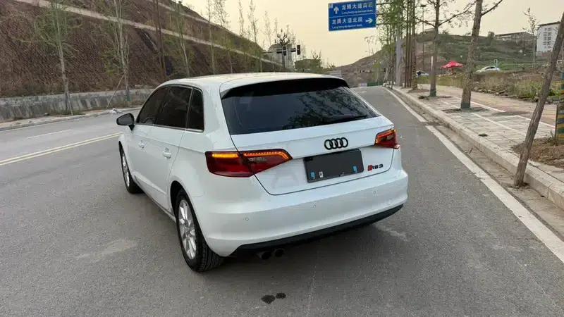 Audi A3 2016 Sportback 35 TFSI Leading Edition — миниатюра 4