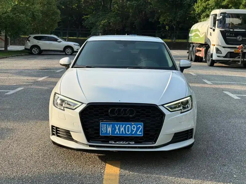 Audi A3 2018 30th Anniversary Edition Sportback 35 TFSI Progressive — миниатюра 2