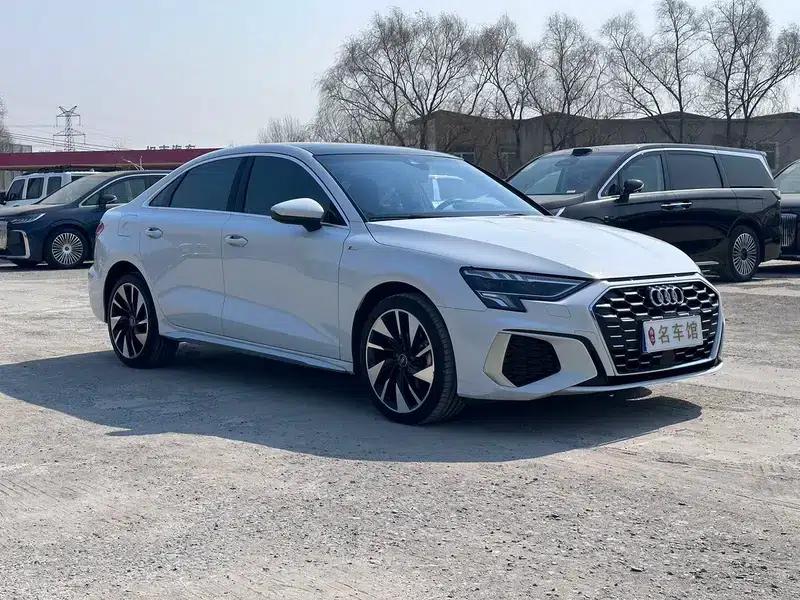 Audi A3 2023 Facelift A3L Limousine 35 TFSI Sporty Edition — миниатюра 3