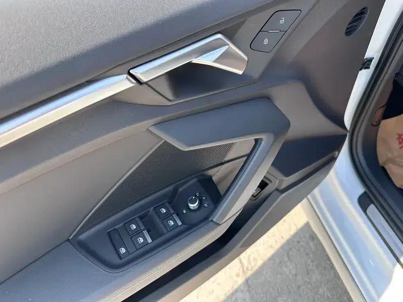 Audi A3 2023 Facelift A3L Limousine 35 TFSI Sporty Edition — миниатюра 22