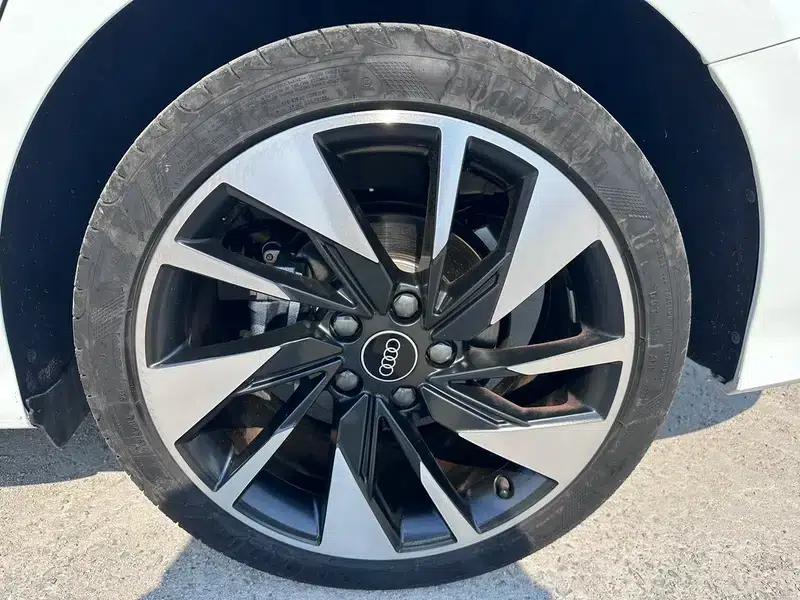 Audi A3 2023 Facelift A3L Limousine 35 TFSI Sporty Edition — миниатюра 7