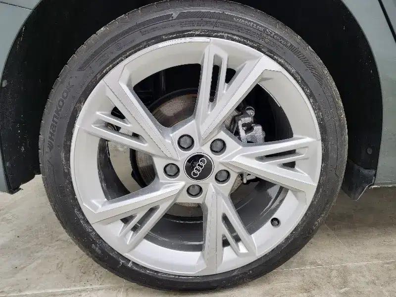 Audi A3 2023 Sportback 35 TFSI Fashionable Elegant Model — миниатюра 8
