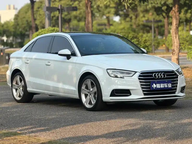 Audi A3 2018 30th Anniversary Edition Limousine 35 TFSI Fashion Model — миниатюра 3
