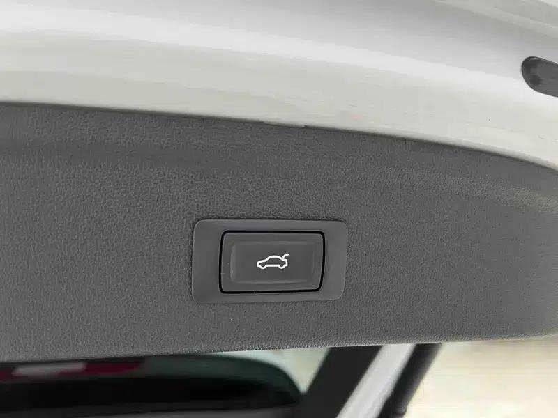 Audi A3 2023 Sportback 35 TFSI Luxury Sport — миниатюра 12