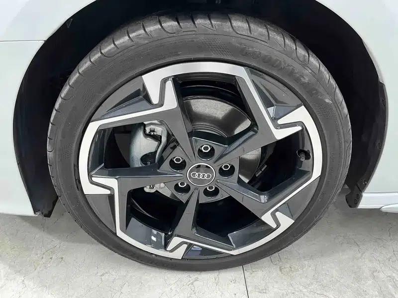 Audi A3 2023 Sportback 35 TFSI Luxury Sport — миниатюра 15