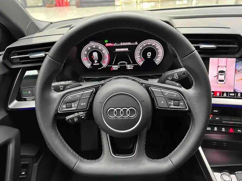 Audi A3 2023 Sportback 35 TFSI Luxury Sport — миниатюра 17