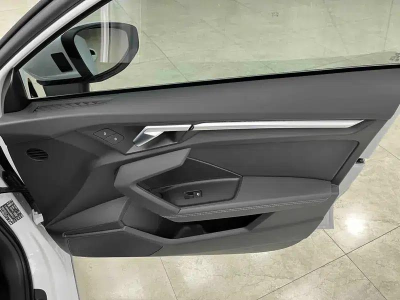 Audi A3 2023 Sportback 35 TFSI Luxury Sport — миниатюра 21