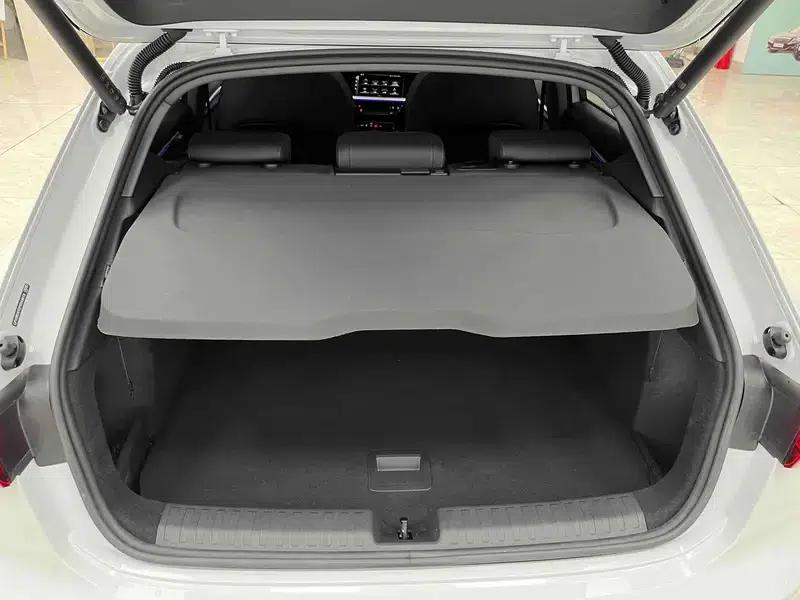 Audi A3 2023 Sportback 35 TFSI Luxury Sport — миниатюра 25
