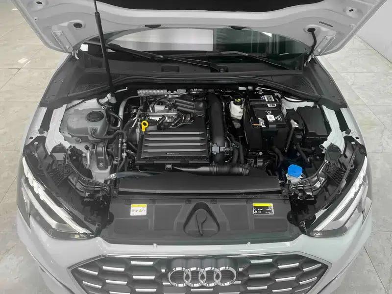Audi A3 2023 Sportback 35 TFSI Luxury Sport — миниатюра 6