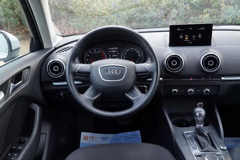 Audi A3 2016 Sportback 35 TFSI Progressive — миниатюра 13
