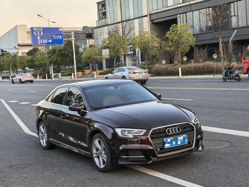Audi A3 2018 30th Anniversary Edition Limousine 35 TFSI Fashion Model — миниатюра 3