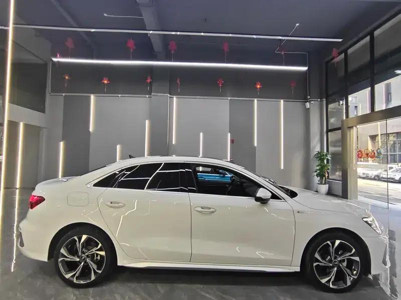 Audi A3 2023 Facelift A3L Limousine 35 TFSI Luxury Sport — миниатюра 6