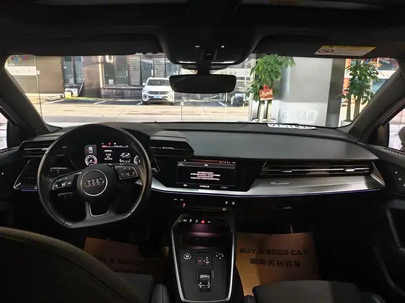 Audi A3 2023 Facelift A3L Limousine 35 TFSI Luxury Sport — миниатюра 8
