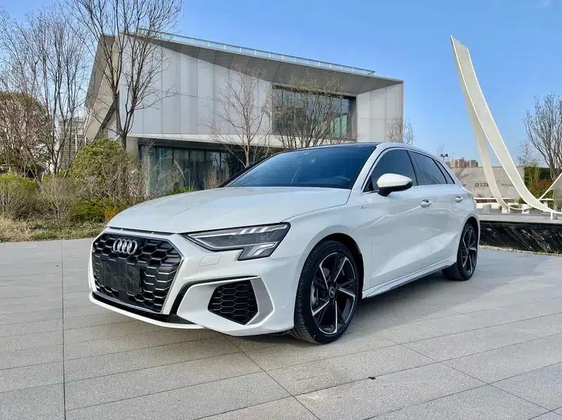 Audi A3 2023 Facelift Sportback 35 TFSI Fashion Sporty Model — миниатюра 1