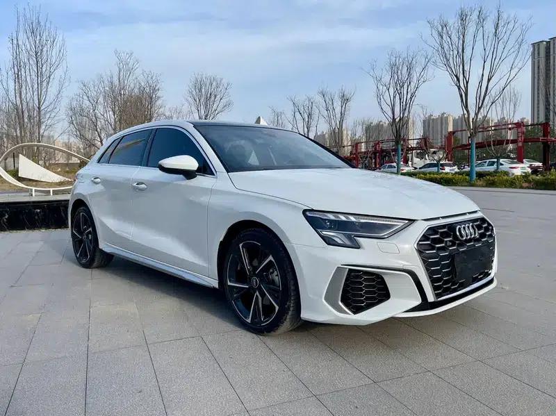 Audi A3 2023 Facelift Sportback 35 TFSI Fashion Sporty Model — миниатюра 3