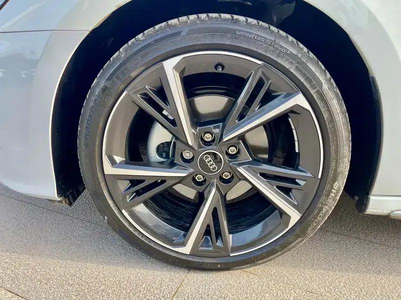 Audi A3 2023 Facelift Sportback 35 TFSI Fashion Sporty Model — миниатюра 7
