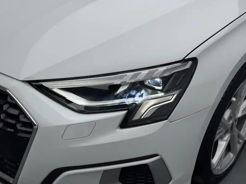 Audi A3 2021 Sportback 35 TFSI Fashionable Elegant Model — миниатюра 12