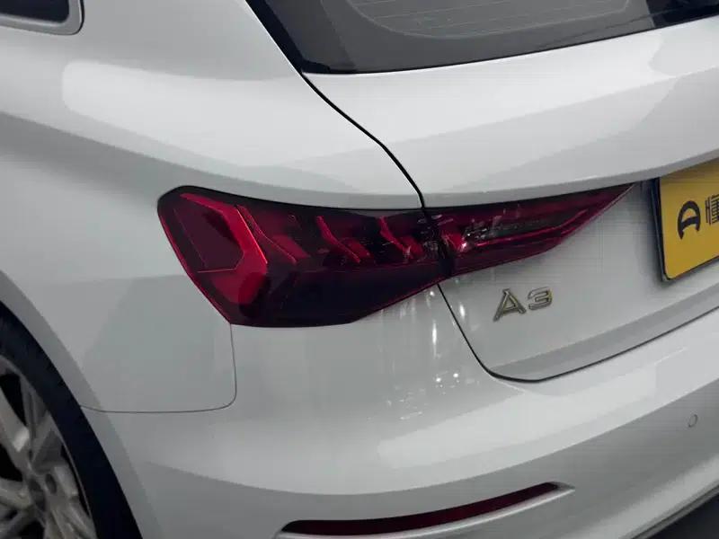 Audi A3 2021 Sportback 35 TFSI Fashionable Elegant Model — миниатюра 13