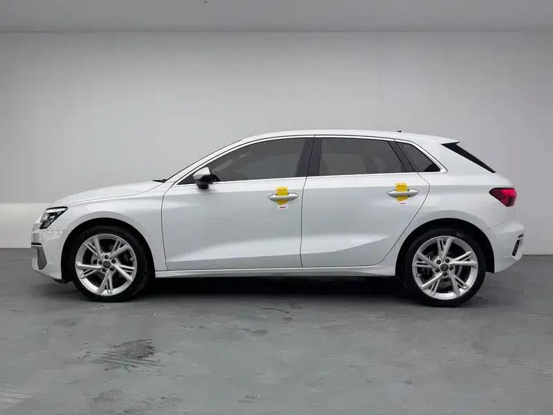 Audi A3 2021 Sportback 35 TFSI Fashionable Elegant Model — миниатюра 4