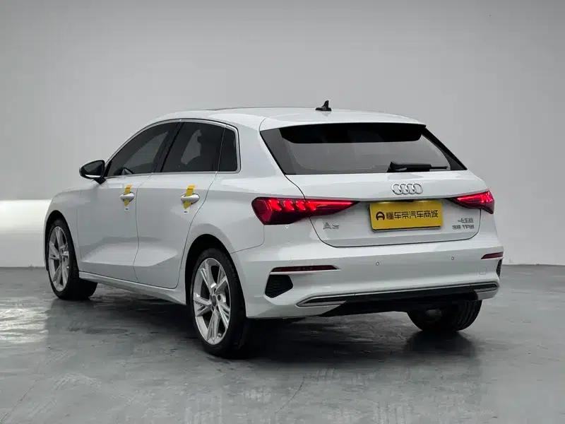 Audi A3 2021 Sportback 35 TFSI Fashionable Elegant Model — миниатюра 5