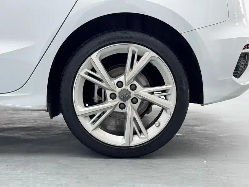 Audi A3 2021 Sportback 35 TFSI Fashionable Elegant Model — миниатюра 9
