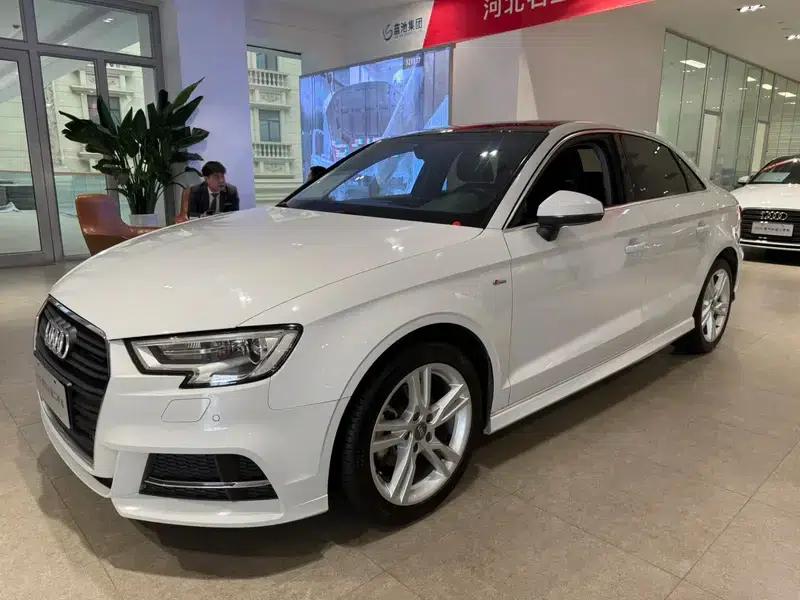 Audi A3 2018 30th Anniversary Edition Limousine 35 TFSI Fashion Model — миниатюра 1