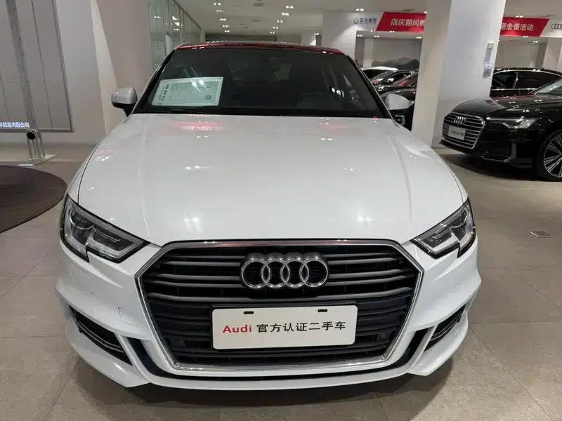 Audi A3 2018 30th Anniversary Edition Limousine 35 TFSI Fashion Model — миниатюра 2