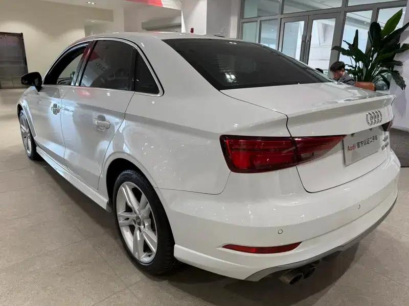 Audi A3 2018 30th Anniversary Edition Limousine 35 TFSI Fashion Model — миниатюра 4