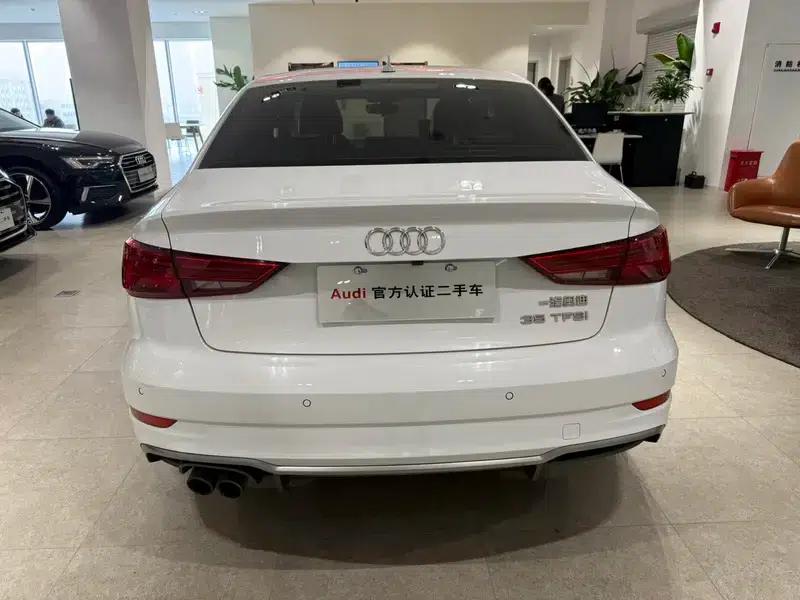 Audi A3 2018 30th Anniversary Edition Limousine 35 TFSI Fashion Model — миниатюра 5