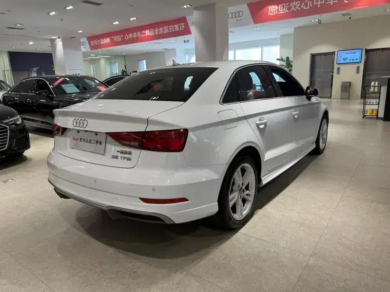 Audi A3 2018 30th Anniversary Edition Limousine 35 TFSI Fashion Model — миниатюра 6