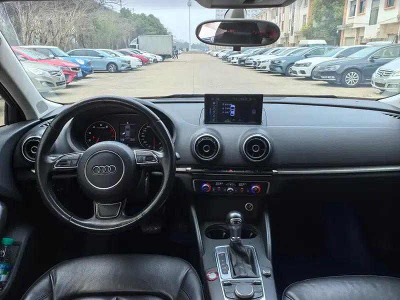 Audi A3 2014 Sportback 35 TFSI Automatic Comfort — миниатюра 7