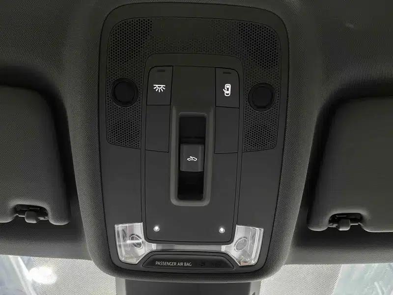 Audi A3 2023 Facelift Sportback 35 TFSI Fashion Sporty Model — миниатюра 12