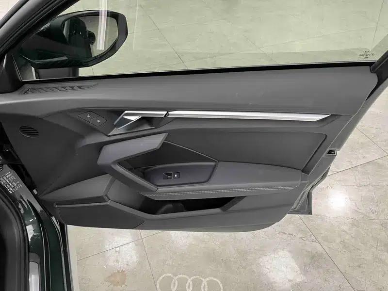 Audi A3 2023 Facelift Sportback 35 TFSI Fashion Sporty Model — миниатюра 13