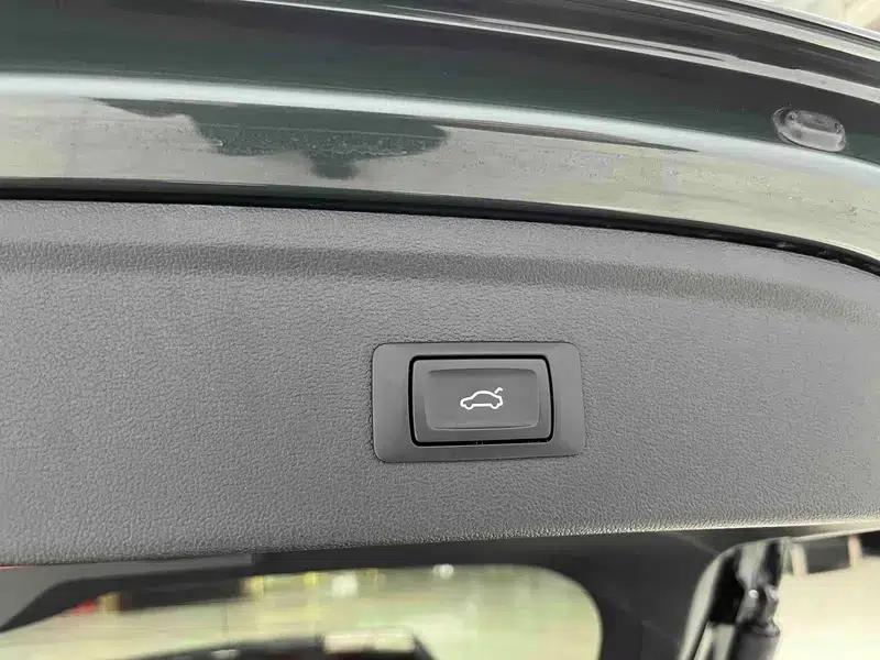 Audi A3 2023 Facelift Sportback 35 TFSI Fashion Sporty Model — миниатюра 16