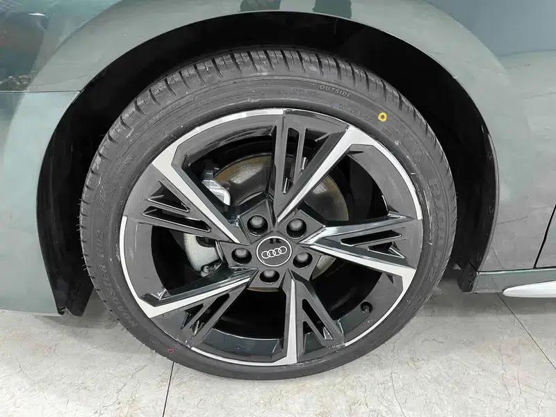 Audi A3 2023 Facelift Sportback 35 TFSI Fashion Sporty Model — миниатюра 17