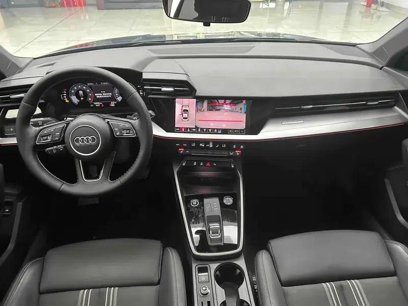 Audi A3 2023 Facelift Sportback 35 TFSI Fashion Sporty Model — миниатюра 18