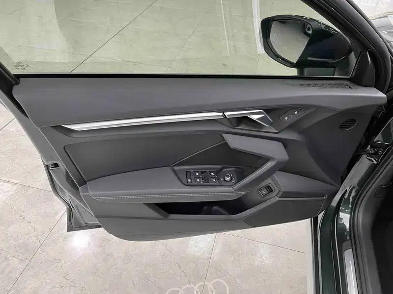 Audi A3 2023 Facelift Sportback 35 TFSI Fashion Sporty Model — миниатюра 24