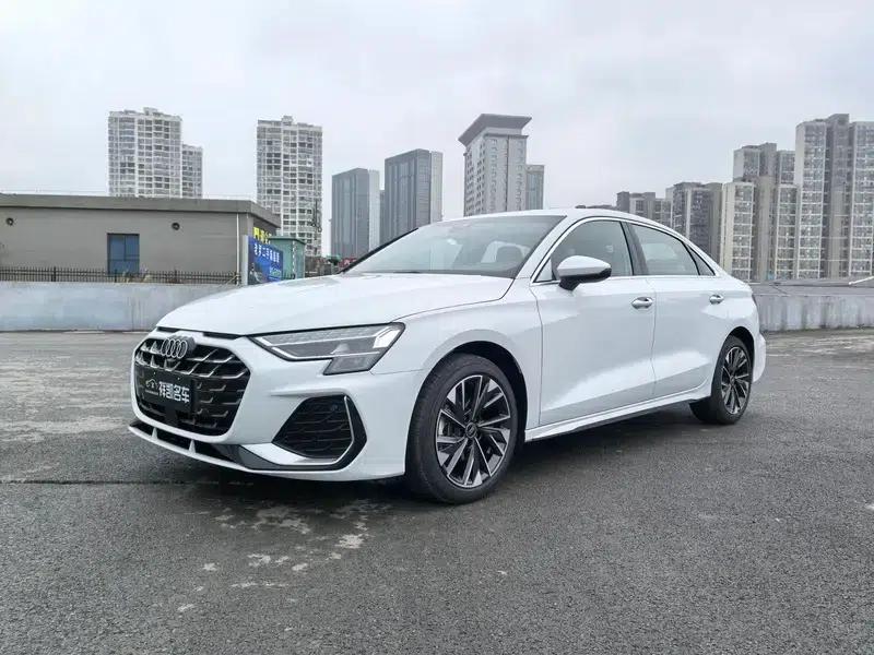 Audi A3 2025 A3L Limousine 35 TFSI Flying Spur Enjoyment Edition — миниатюра 1
