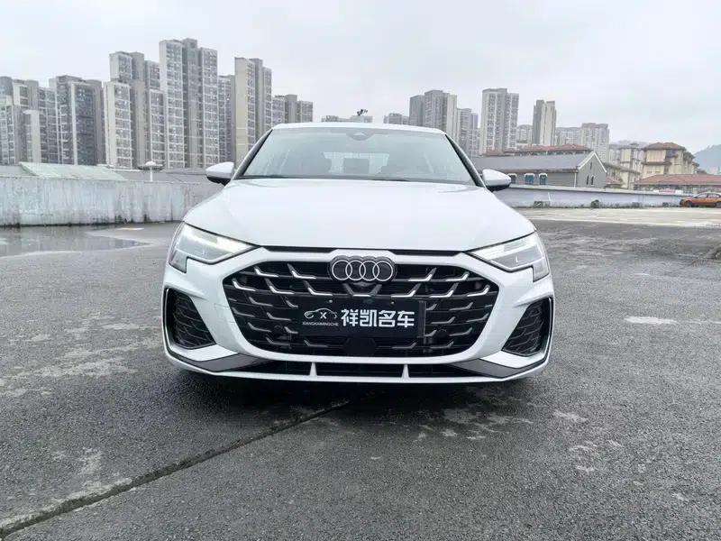 Audi A3 2025 A3L Limousine 35 TFSI Flying Spur Enjoyment Edition — миниатюра 2