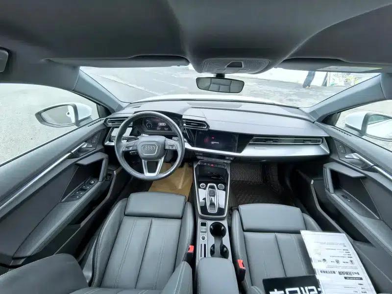 Audi A3 2025 A3L Limousine 35 TFSI Flying Spur Enjoyment Edition — миниатюра 7