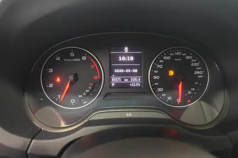 Audi A3 2015 Sportback 35 TFSI Millionth Anniversary Smart Edition — миниатюра 13