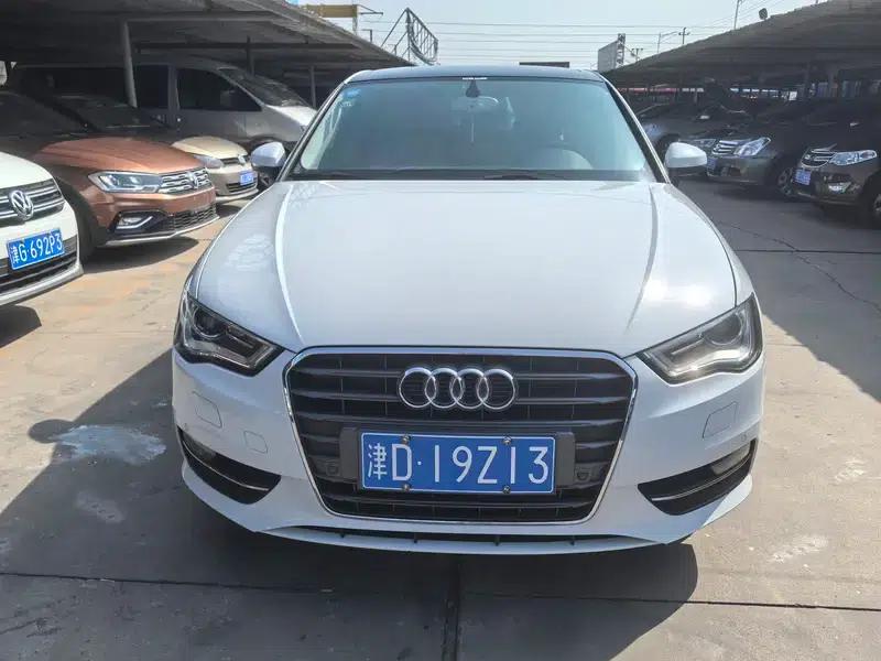 Audi A3 2014 Sportback 35 TFSI Automatic Entry-Level Model — миниатюра 2